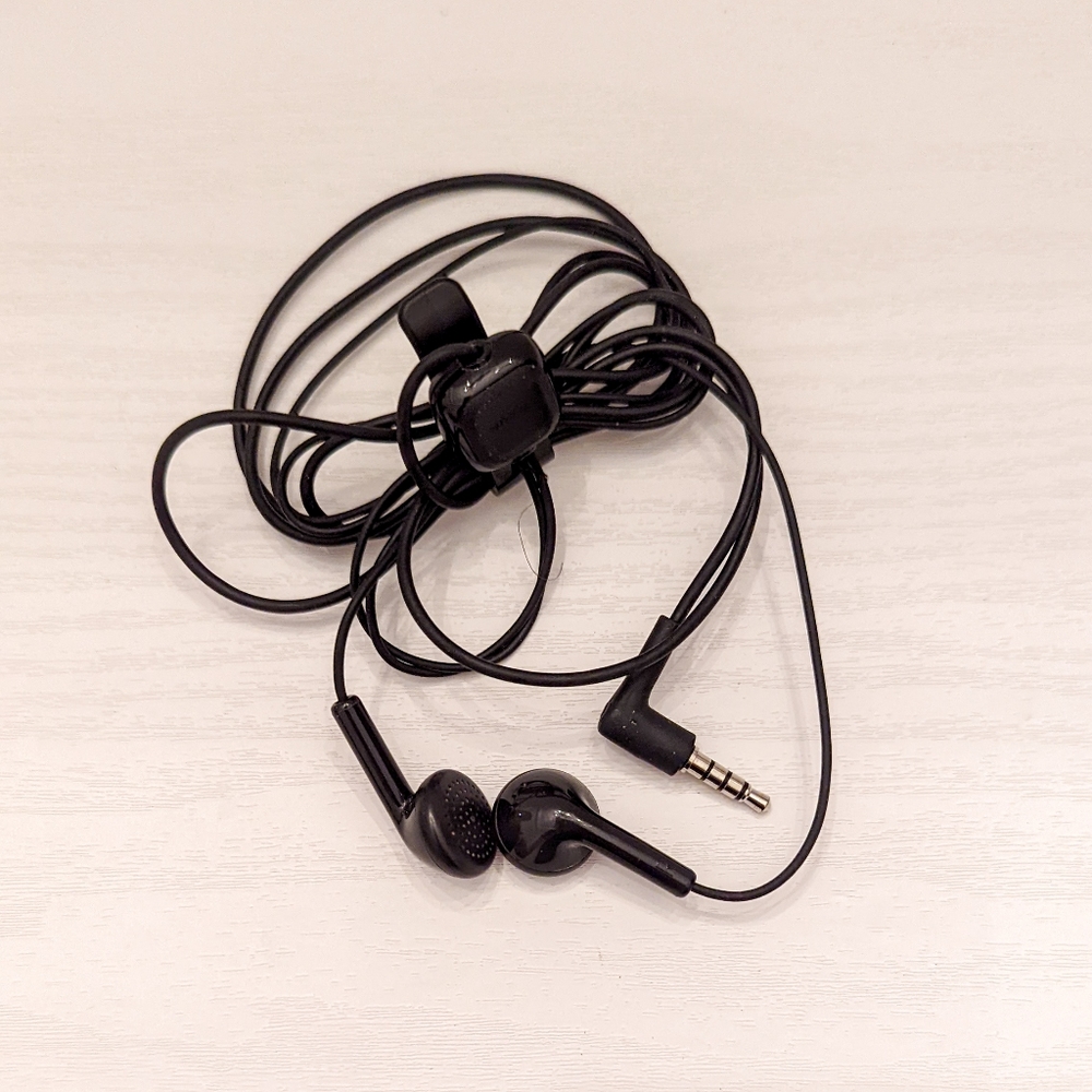 Genuine Nokia WH-102 3.5mm Stereo Handsfree Headset Earphones (HS-125)